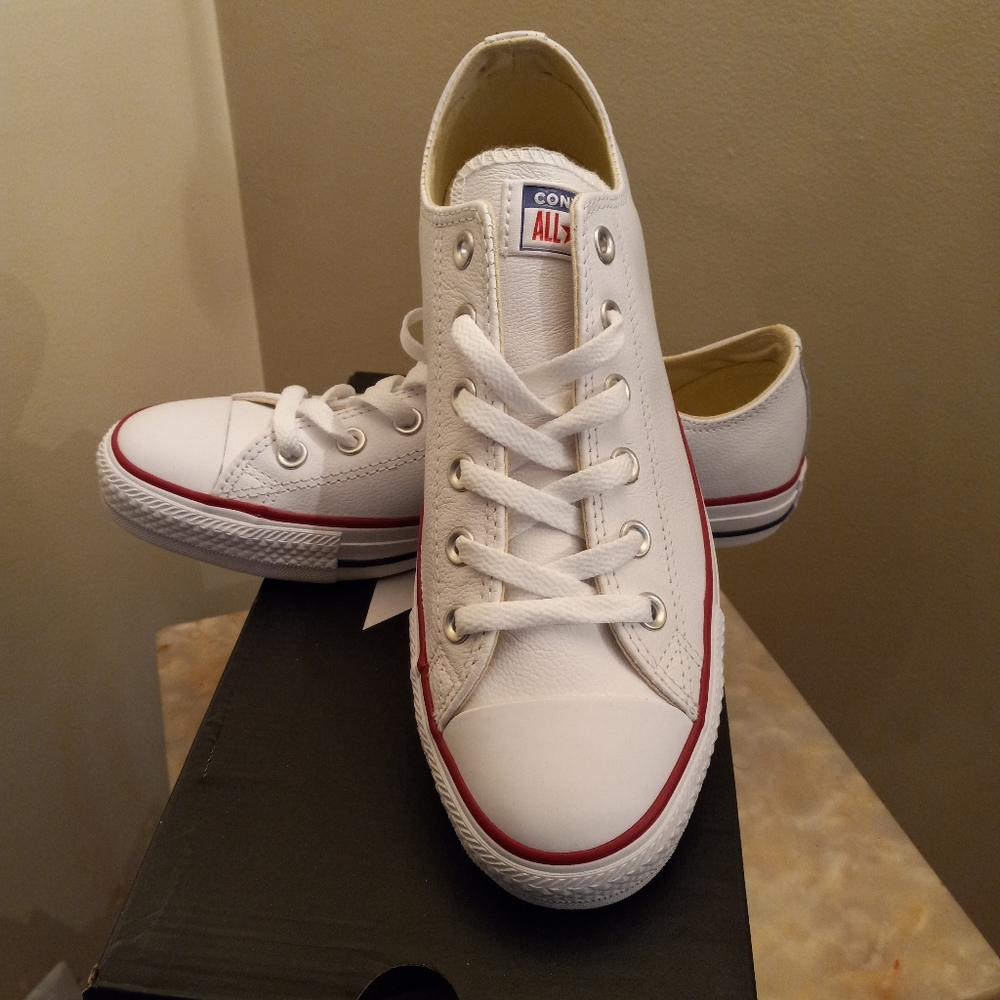 NEW-Converse Unisex  Chuck Taylor OX White low top Sneakers/ Upper Leather..